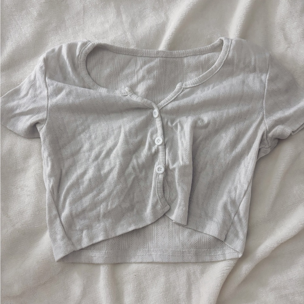 SHEIN Light Gray Button-Up Cropped Top